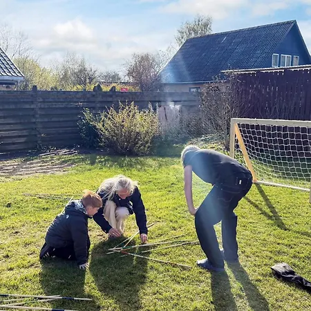 度假居 4 Star In Logstor *